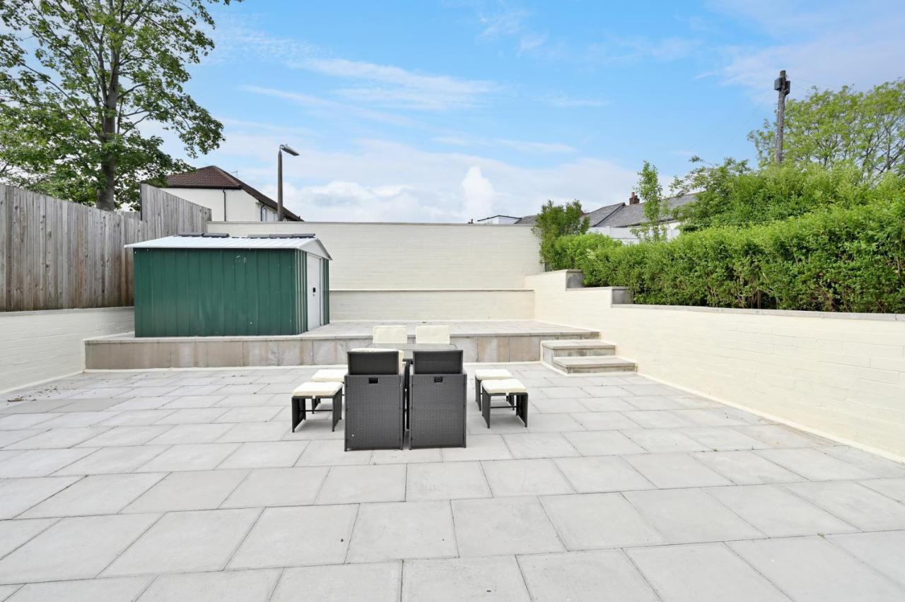 Sleek And Stylish 3 Bed In Bolton - Garden - Parking 빌라 외부 사진