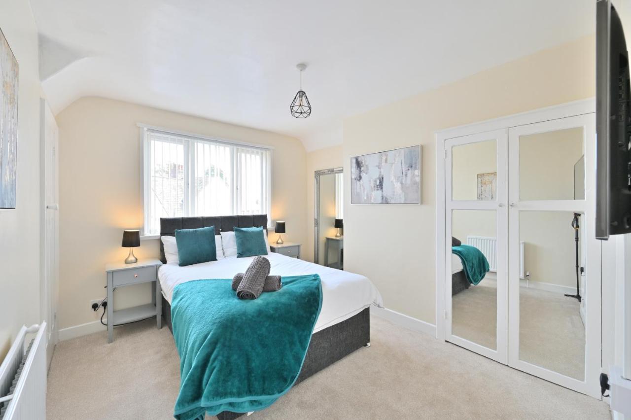 Sleek And Stylish 3 Bed In Bolton - Garden - Parking 빌라 외부 사진